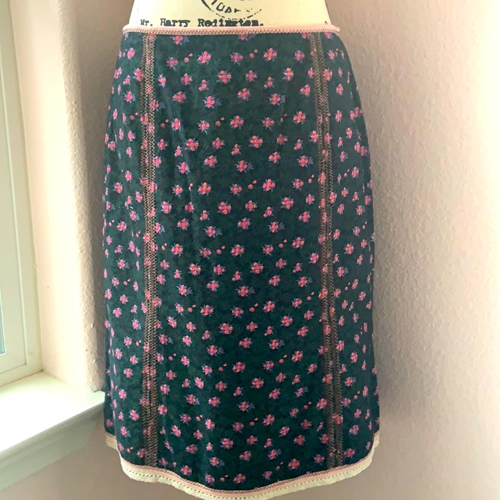 Sleeping on Snow skirt